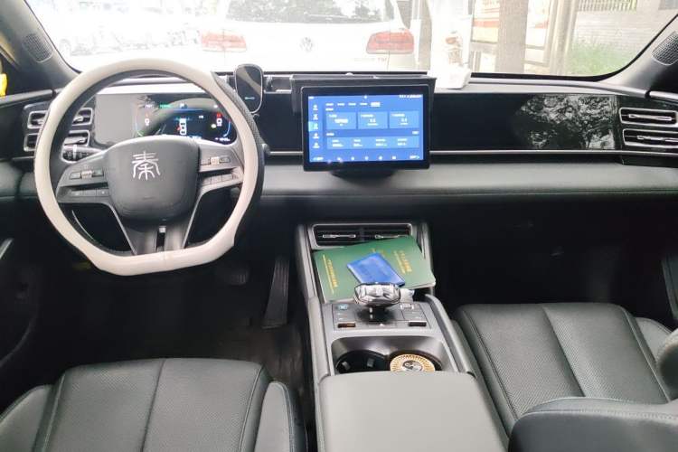 Used BYD Qin L 2024 DM-i 80KM Leading Model Center Console