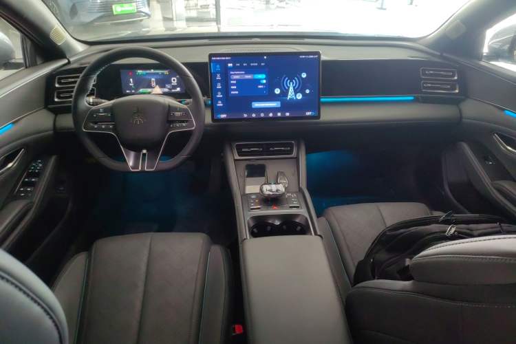 Used BYD Qin L 2024 DM-i 120KM Excellence Model Center Console