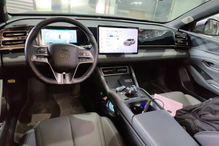 Used BYD Qin L 2024 DM-i 120KM Beyond Model Center Console