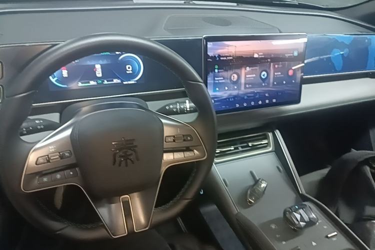 Used BYD Qin L 2024 DM-i 120KM Leading Model Center Console