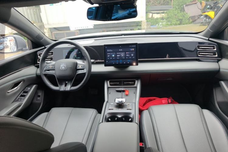 Used BYD Qin L 2024 DM-i 80KM Leading Model Center Console