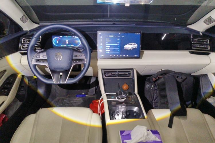 Used BYD Qin L 2024 DM-i 80KM Beyond Model Center Console