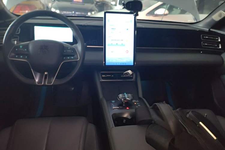 Used BYD Qin L 2024 DM-i 120KM Leading Model Center Console