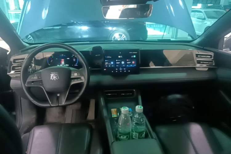 Used BYD Qin L 2024 DM-i 80KM Leading Model Center Console