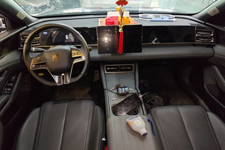 Used BYD Qin L 2024 DM-i 120KM Leading Model Center Console
