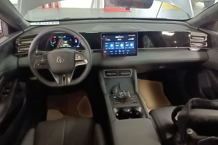Used BYD Qin L 2024 DM-i 80KM Leading Model Center Console