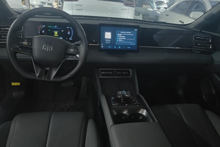 Used BYD Qin L 2024 DM-i 80KM Leading Model Center Console