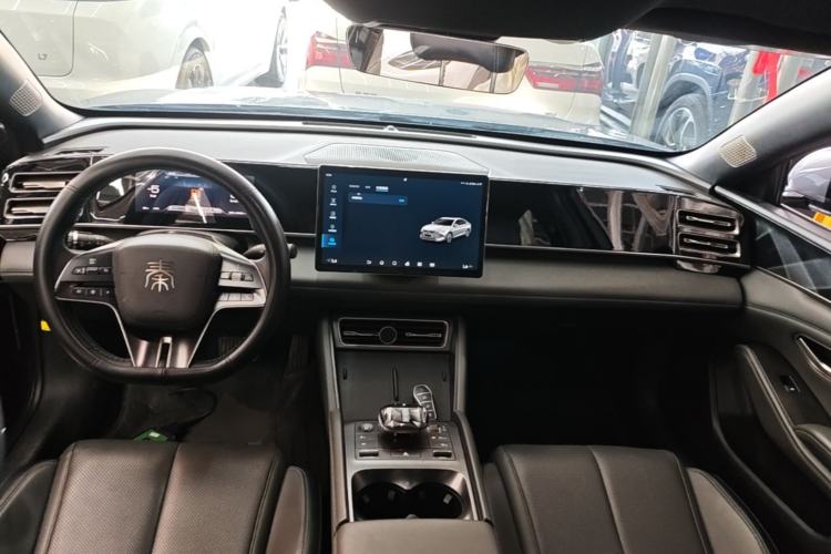 Used BYD Qin L 2024 DM-i 80KM Beyond Model Center Console