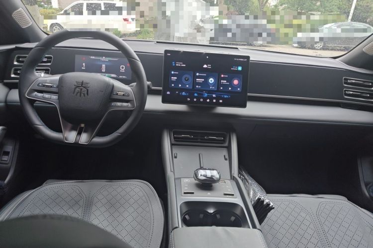 Used BYD Qin L 2024 DM-i 80KM Leading Model Center Console