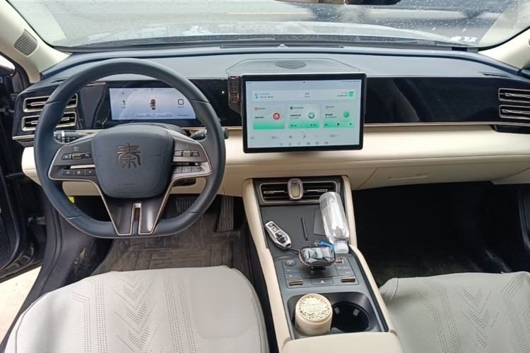 Used BYD Qin L 2024 DM-i 80KM Beyond Model Center Console