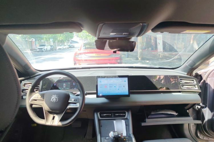 Used BYD Qin L 2024 DM-i 80KM Leading Model Center Console