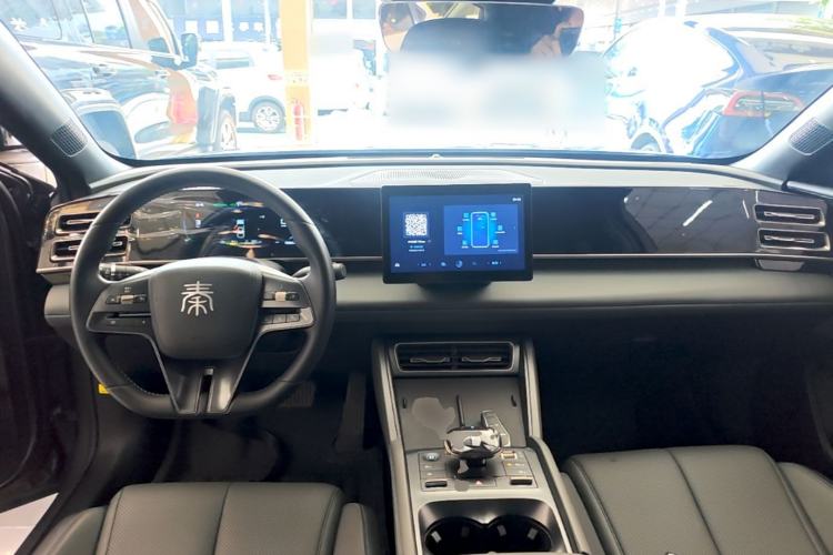 Used BYD Qin L 2024 DM-i 80KM Leading Model Center Console