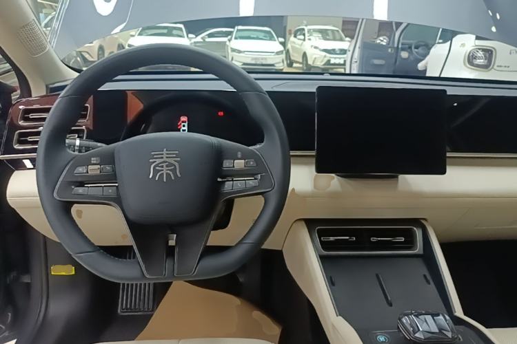 Used BYD Qin L 2024 DM-i 80KM Leading Model Center Console