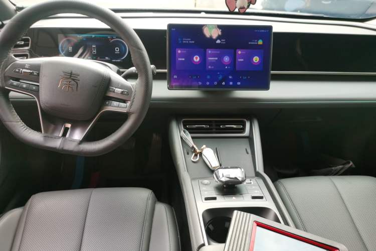 Used BYD Qin L 2024 DM-i 120KM Leading Model Center Console
