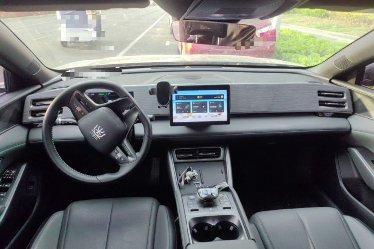 Used BYD Qin L 2024 DM-i 80KM Leading Model Center Console