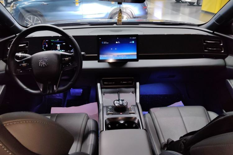 Used BYD Qin L 2024 DM-i 80KM Leading Model Center Console