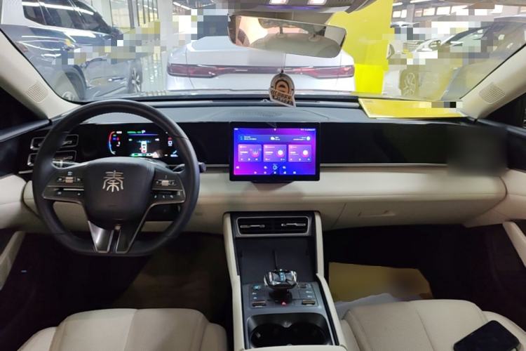 Used BYD Qin L 2024 DM-i 80KM Leading Model Center Console