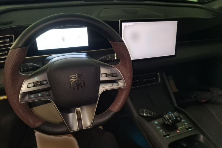 Used BYD Qin L 2024 DM-i 80KM Beyond Model Center Console