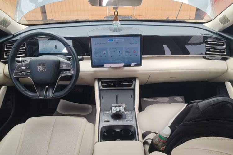 Used BYD Qin L 2024 DM-i 80KM Beyond Model Center Console
