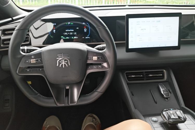 Used BYD Qin L 2024 DM-i 80KM Leading Model Center Console
