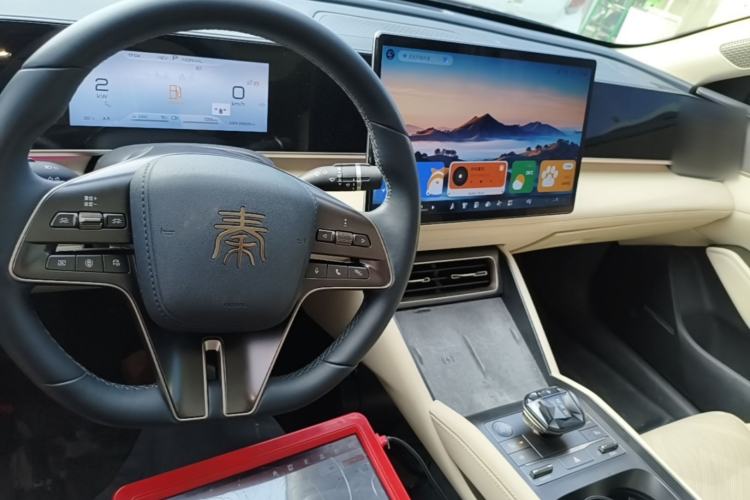 Used BYD Qin L 2024 DM-i 120KM Excellence Model Center Console