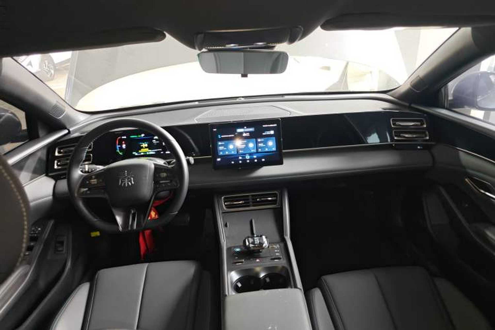 Used BYD Qin L 2024 DM-i 80KM Leading Model Center Console