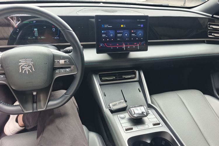 Used BYD Qin L 2024 DM-i 80KM Leading Model Center Console