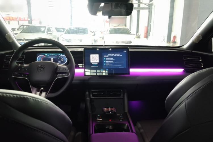 Used BYD Qin L 2024 DM-i 120KM Beyond Model Center Console