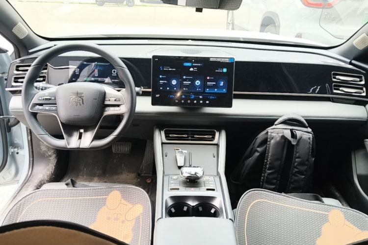 Used BYD Qin L 2024 DM-i 80KM Beyond Model Center Console