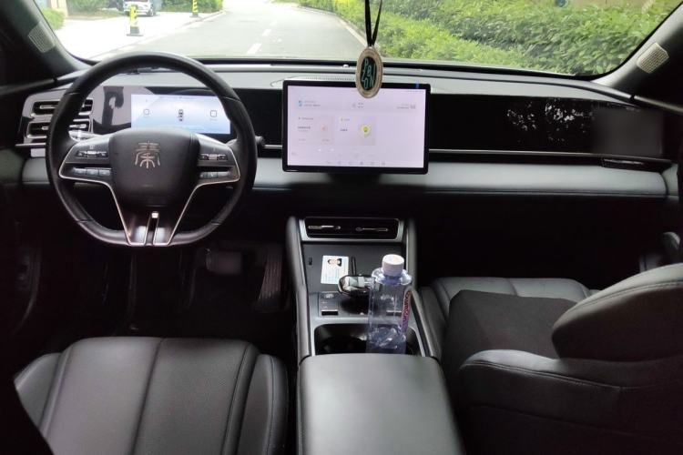 Used BYD Qin L 2024 DM-i 80KM Beyond Model Center Console