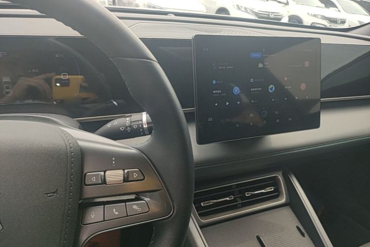 Used BYD Qin L 2024 DM-i 80KM Leading Model Center Console