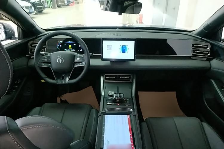 Used BYD Qin L 2024 DM-i 80KM Leading Model Center Console