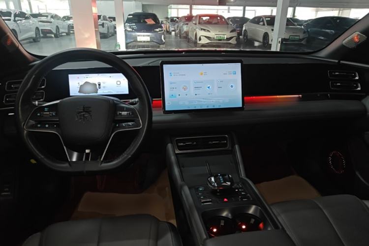 Used BYD Qin L 2024 DM-i 120KM Leading Model Center Console
