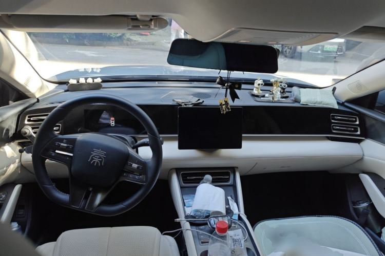 Used BYD Qin L 2024 DM-i 80KM Leading Model Center Console