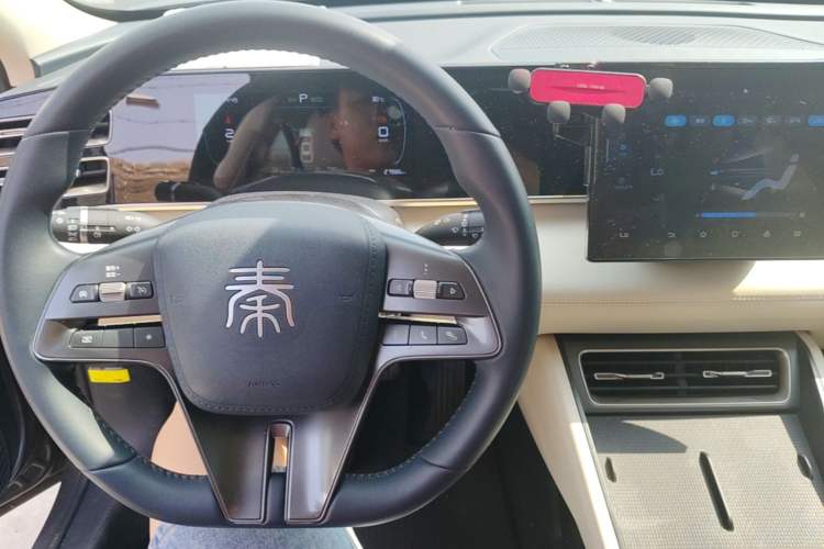 Used BYD Qin L 2024 DM-i 80KM Leading Model Center Console
