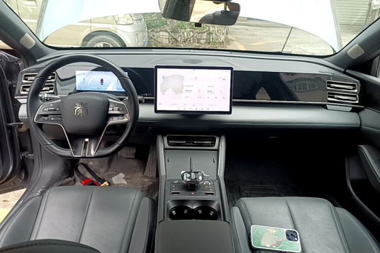 Used BYD Qin L 2024 DM-i 80KM Beyond Model Center Console