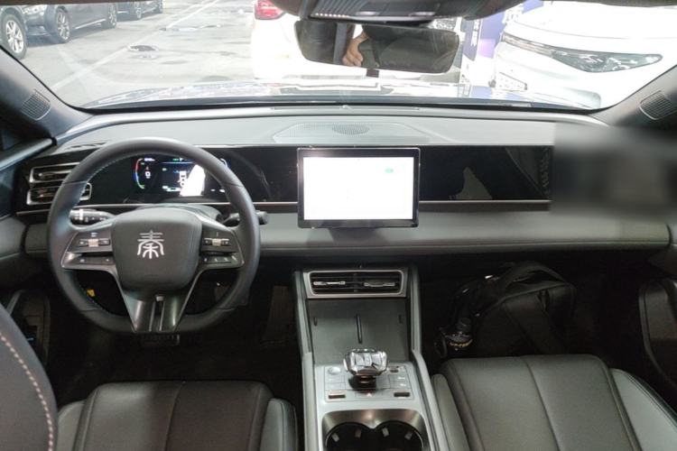 Used BYD Qin L 2024 DM-i 80KM Leading Model Center Console