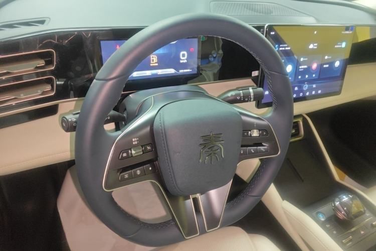 Used BYD Qin L 2024 DM-i 80KM Beyond Model Center Console