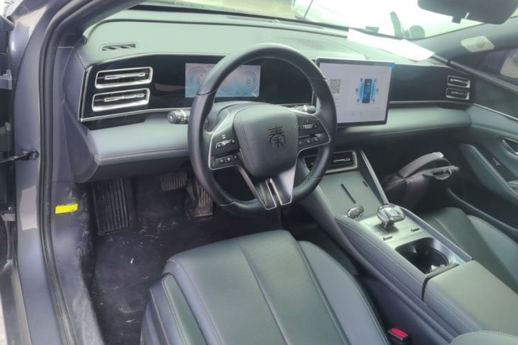 Used BYD Qin L 2024 DM-i 120KM Leading Model Center Console