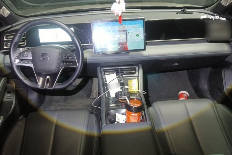 Used BYD Qin L 2024 DM-i 80KM Beyond Model Center Console
