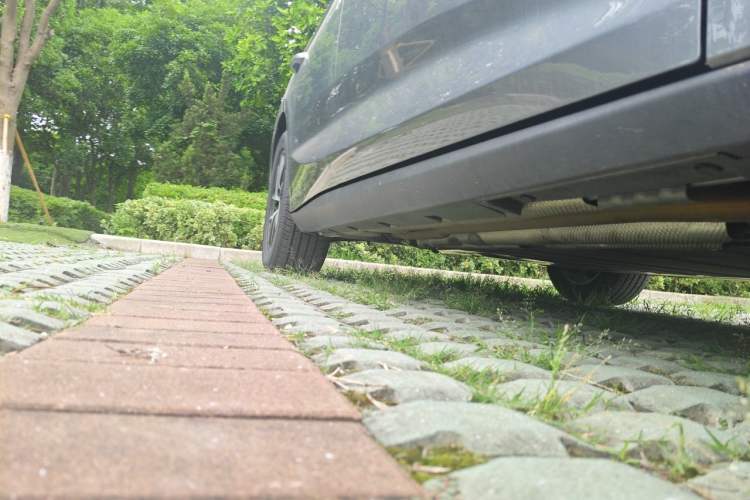 Used BYD Qin L 2024 DM-i 120KM Leading Model Chassis Front Right