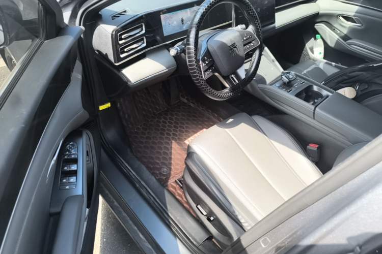 Used BYD Qin L 2024 DM-i 120KM Beyond Model Driver Seat