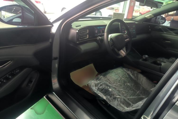 Used BYD Qin L 2024 DM-i 80KM Beyond Model Driver Seat