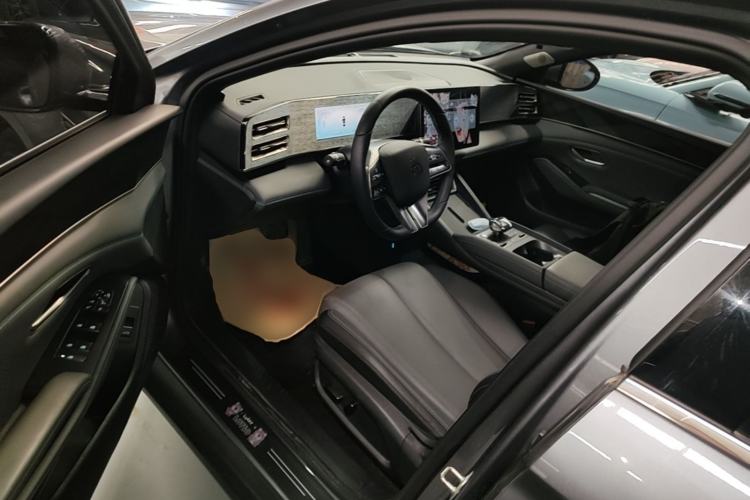 Used BYD Qin L 2024 DM-i 80KM Beyond Model Driver Seat
