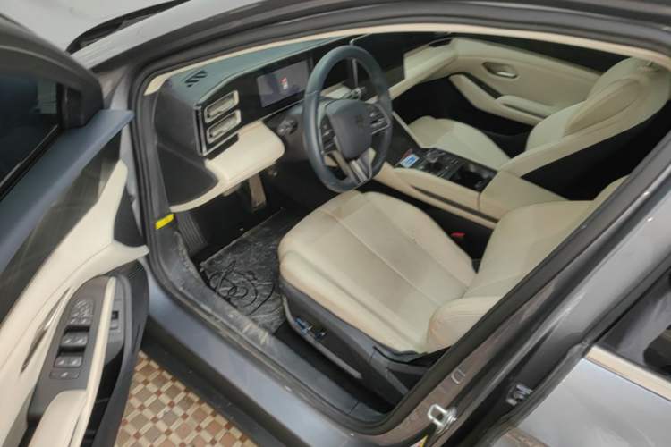 Used BYD Qin L 2024 DM-i 80KM Beyond Model Driver Seat