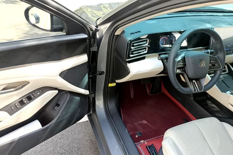 Used BYD Qin L 2024 DM-i 120KM Beyond Model Driver Seat