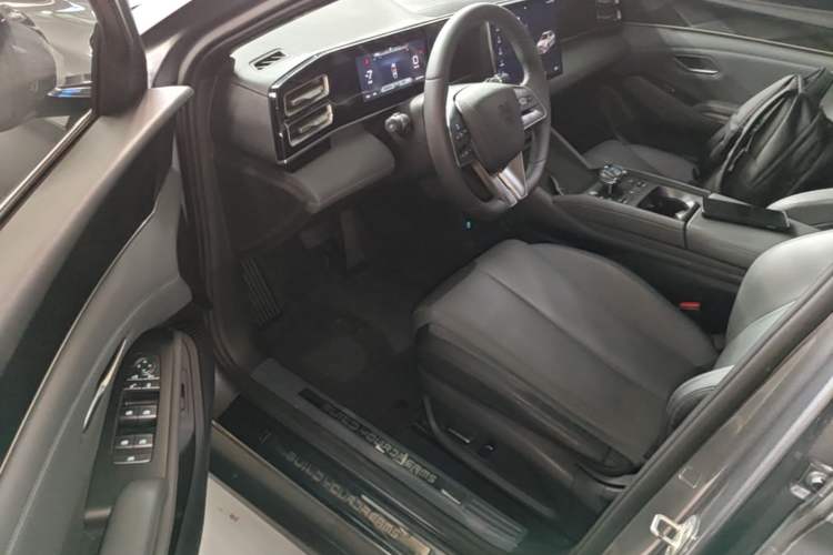 Used BYD Qin L 2024 DM-i 120KM Leading Model Driver Seat