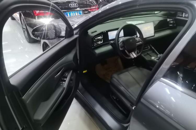Used BYD Qin L 2024 DM-i 120KM Leading Model Driver Seat