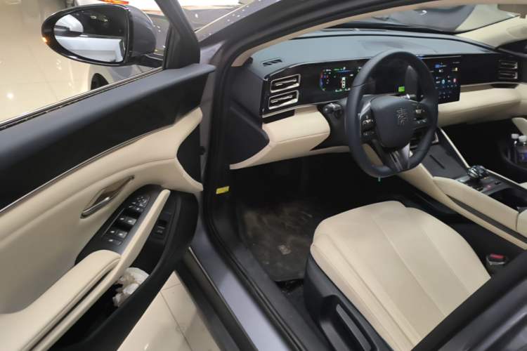 Used BYD Qin L 2024 DM-i 80KM Leading Model Driver Seat