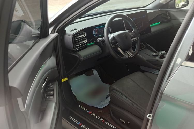 Used BYD Qin L 2024 DM-i 120KM Excellence Model Driver Seat